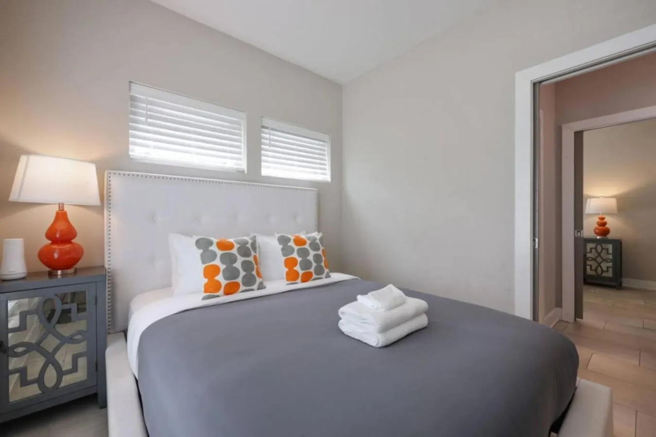 Red Radiance - Hot Tub - Dual Balconies Share Save Villa Nashville